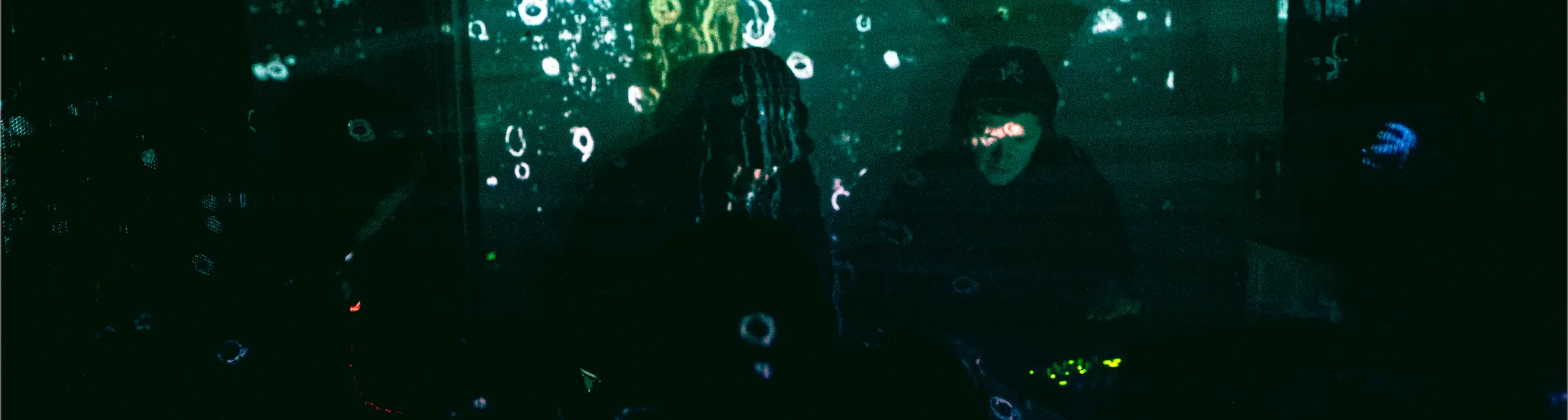 vstupenky & merch - cover foto